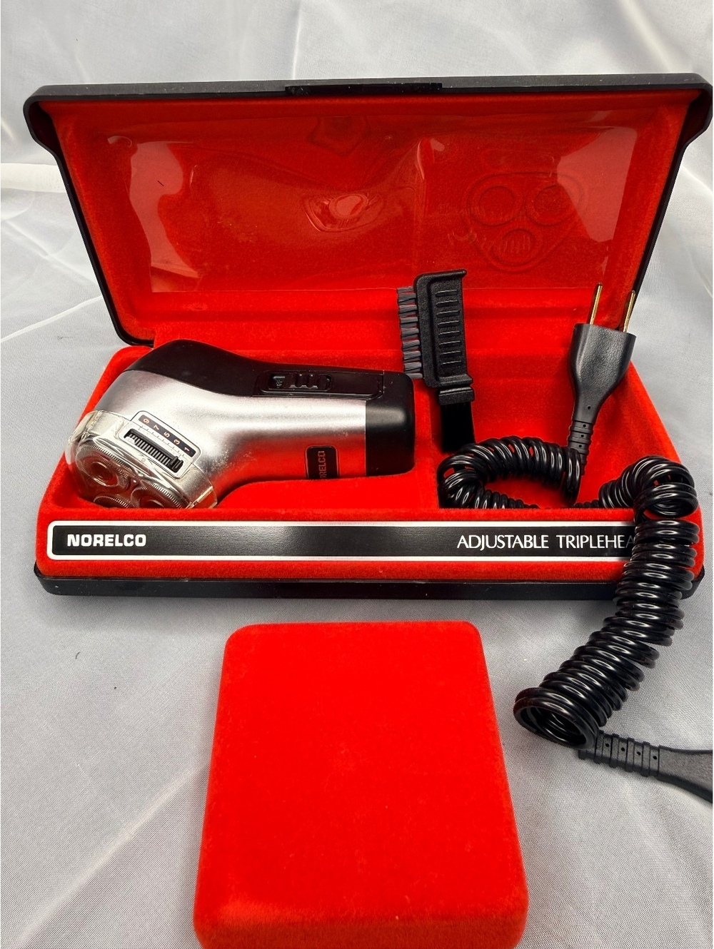Norelco Adjustable Tripleheader HP1131 Electric Razor Tested Vintage 1970s